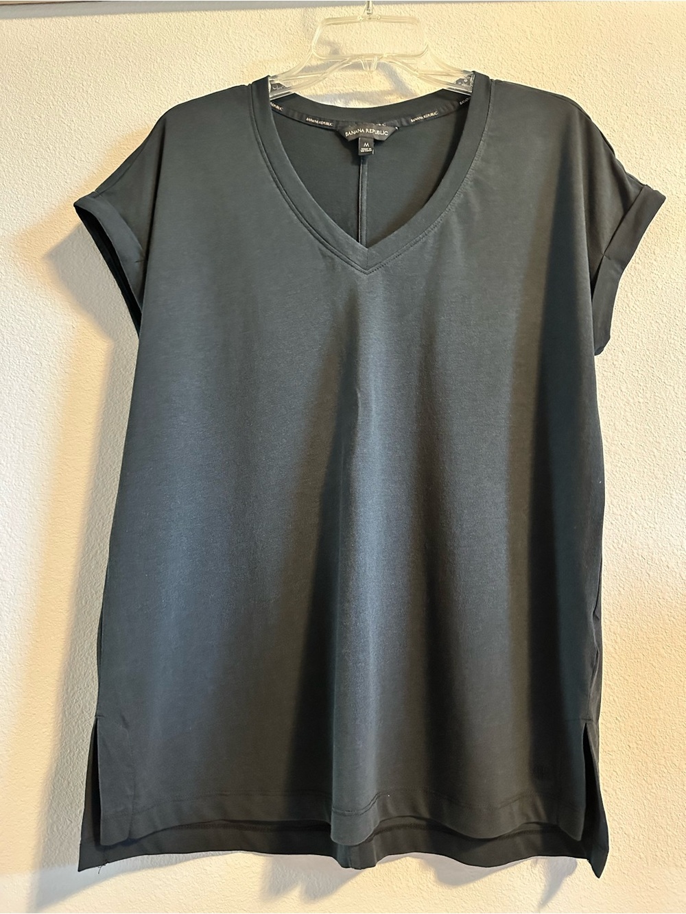 Banana Republic Black V-Neck Short Sleeve Tee size M oversized